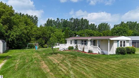 Tiny photo for 4718 Spur Road, Breckenridge, MI 48615 (MLS # 1947572)