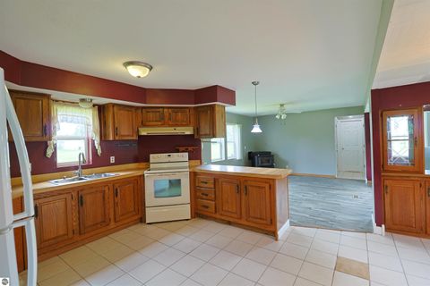 Tiny photo for 4718 Spur Road, Breckenridge, MI 48615 (MLS # 1947572)
