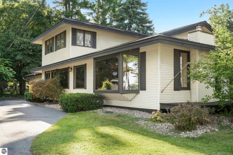 Photo of 1100 Peninsula Drive, Traverse City, MI 49686 (MLS # 1949917)