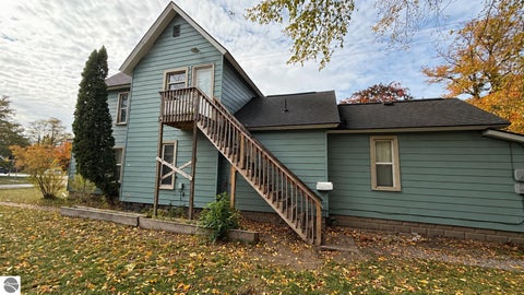 Tiny photo for 630 W Eighth Street, Traverse City, MI 49684 (MLS # 1952067)