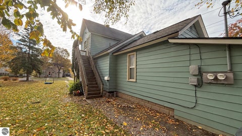 Tiny photo for 630 W Eighth Street, Traverse City, MI 49684 (MLS # 1952067)