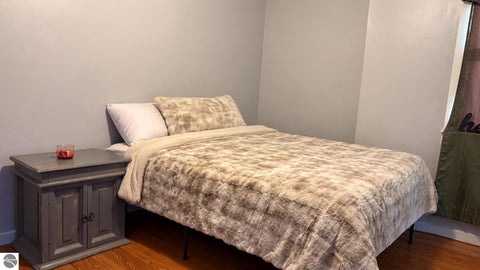 Tiny photo for 630 W Eighth Street, Traverse City, MI 49684 (MLS # 1952067)