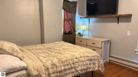 Tiny photo for 630 W Eighth Street, Traverse City, MI 49684 (MLS # 1952067)