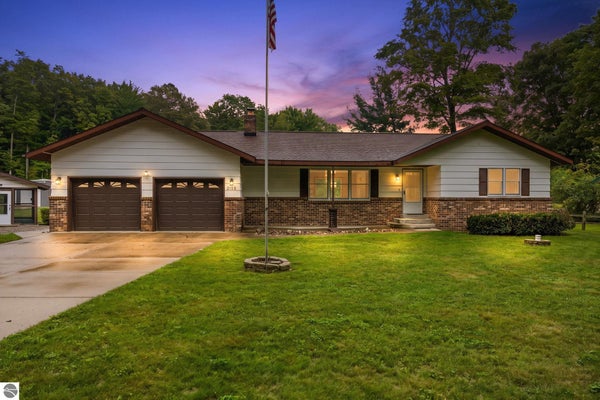 5182 E SHORE DR NE, KALKASKA, MI 49646 - Image a8390771241aa6643fc83a8d14a8d8f4/845725143