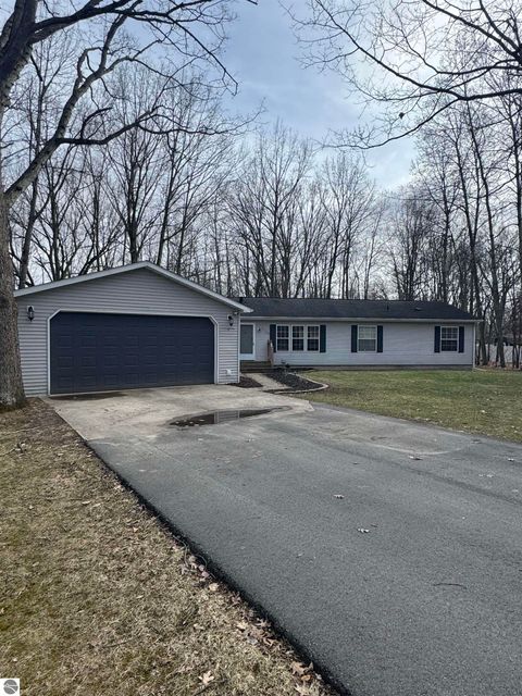 Photo of 2006 Duquesa Court, Lake Isabella, MI 48893 (MLS # 1943508)