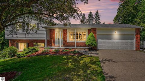 Tiny photo for 1012 Highland Street, Mt Pleasant, MI 48858 (MLS # 1945734)