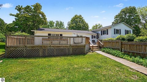 Tiny photo for 1012 Highland Street, Mt Pleasant, MI 48858 (MLS # 1945734)