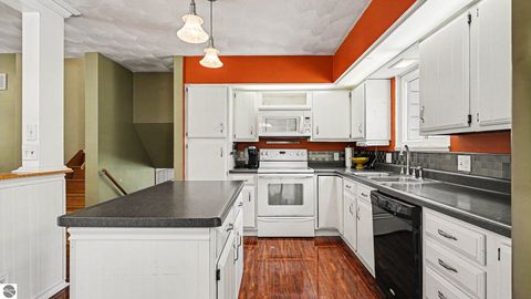 Tiny photo for 1012 Highland Street, Mt Pleasant, MI 48858 (MLS # 1945734)