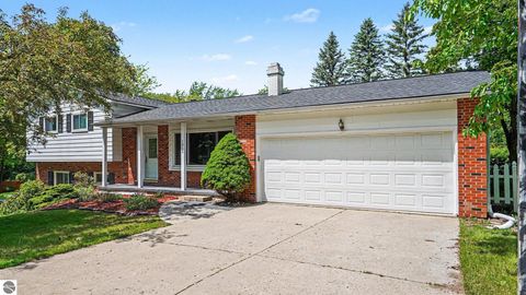 Tiny photo for 1012 Highland Street, Mt Pleasant, MI 48858 (MLS # 1945734)