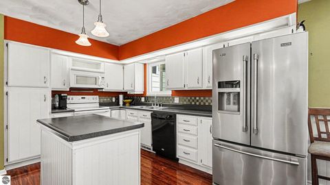Tiny photo for 1012 Highland Street, Mt Pleasant, MI 48858 (MLS # 1945734)