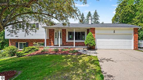 Photo of 1012 Highland Street, Mt Pleasant, MI 48858 (MLS # 1945734)