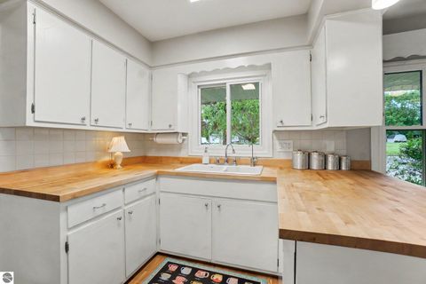 Tiny photo for 937 Riverview Drive, Alma, MI 48801 (MLS # 1945384)