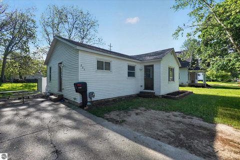 Tiny photo for 225 Grafton Avenue, Alma, MI 48801 (MLS # 1945506)