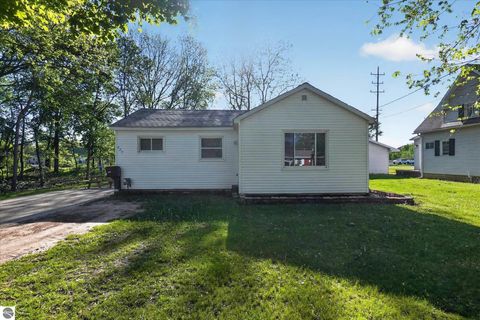 Tiny photo for 225 Grafton Avenue, Alma, MI 48801 (MLS # 1945506)