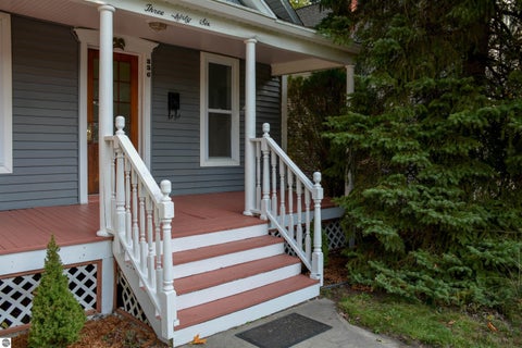 Tiny photo for 336 W Ninth Street, Traverse City, MI 49684 (MLS # 1951688)