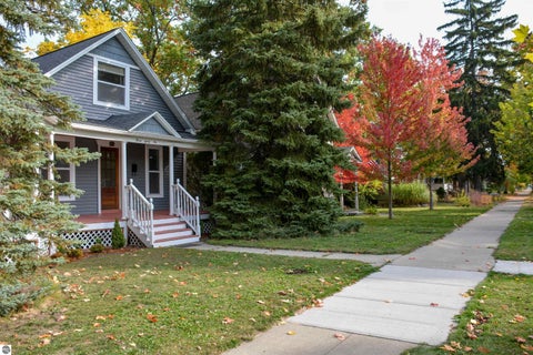 Tiny photo for 336 W Ninth Street, Traverse City, MI 49684 (MLS # 1951688)