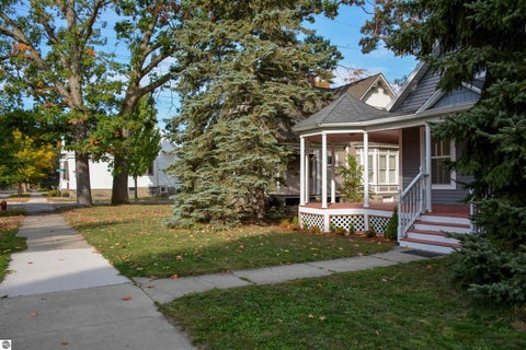 Tiny photo for 336 W Ninth Street, Traverse City, MI 49684 (MLS # 1951688)