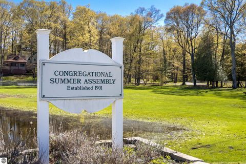 Tiny photo for 407 Fortune Avenue, Frankfort, MI 49635 (MLS # 1945488)