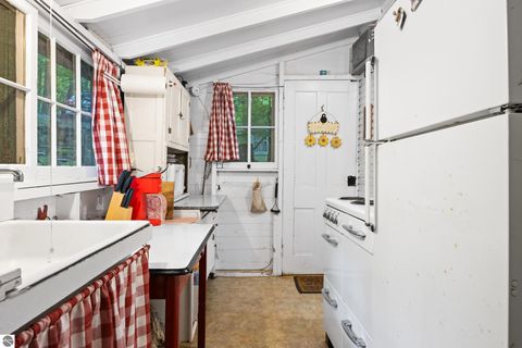 Tiny photo for 407 Fortune Avenue, Frankfort, MI 49635 (MLS # 1945488)