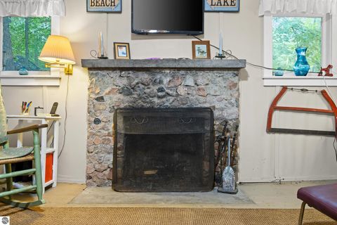 Tiny photo for 407 Fortune Avenue, Frankfort, MI 49635 (MLS # 1945488)
