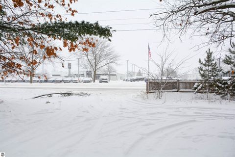 Tiny photo for 1638 S Garfield Avenue, Traverse City, MI 49686 (MLS # 1941571)