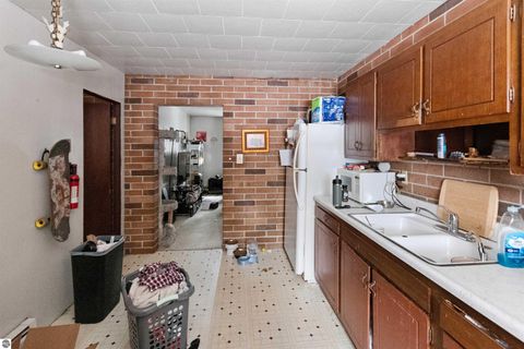 Tiny photo for 1638 S Garfield Avenue, Traverse City, MI 49686 (MLS # 1941571)