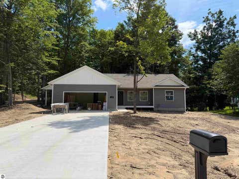 Photo of 1118 Birmley Estates Drive, Traverse City, MI 49696 (MLS # 1947313)