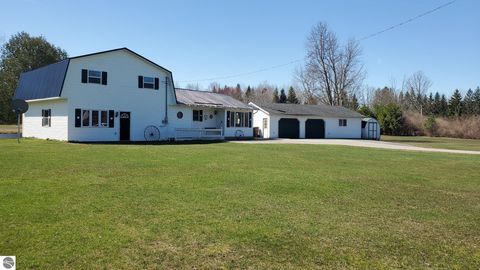 Photo of 5085 W Redstone Road, St Louis, MI 48880 (MLS # 1943627)