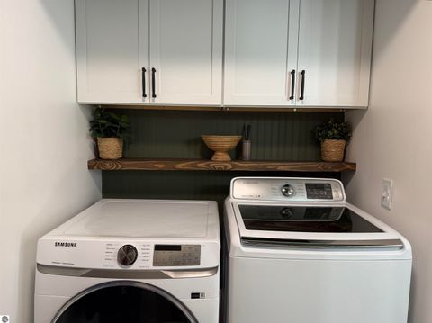 Tiny photo for 5115 Cedar Court, Farwell, MI 48622 (MLS # 1942634)