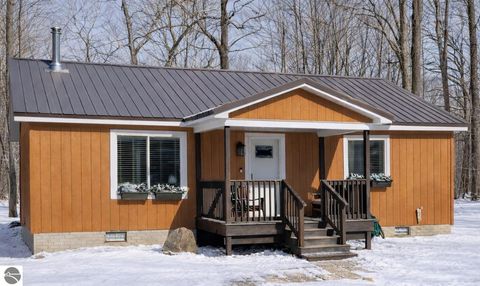 Tiny photo for 5115 Cedar Court, Farwell, MI 48622 (MLS # 1942634)