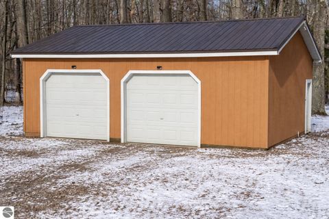 Tiny photo for 5115 Cedar Court, Farwell, MI 48622 (MLS # 1942634)