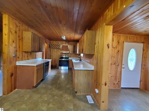 Tiny photo for 8055 N 41 Road, Manton, MI 49663 (MLS # 1950143)