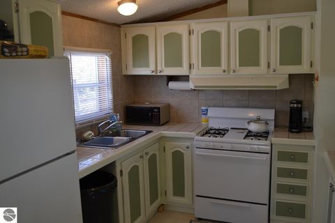 Tiny photo for 10389 Billman Road, Roscommon, MI 48653 (MLS # 1942875)