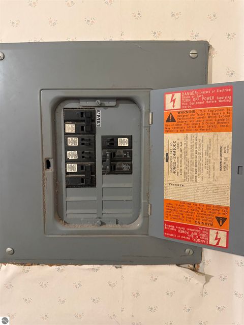 Tiny photo for 2312 Durand Street, Saginaw, MI 48602 (MLS # 1941548)