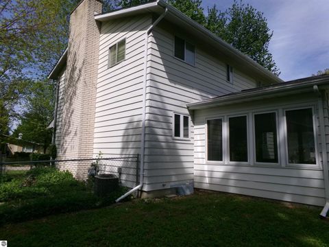 Tiny photo for 1324 E Bennett Street, Mt Pleasant, MI 48858 (MLS # 1945593)