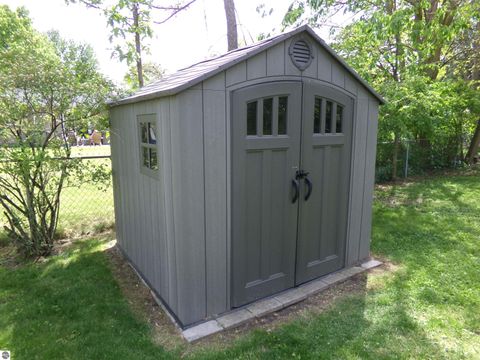 Tiny photo for 1324 E Bennett Street, Mt Pleasant, MI 48858 (MLS # 1945593)