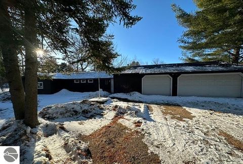 Photo of 2853 Jean Street, Harrison, MI 48625 (MLS # 1937705)