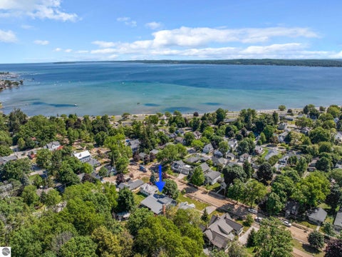 Photo of 529 Monroe Street, Traverse City, MI 49684 (MLS # 1947059)