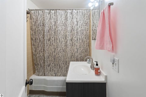 Tiny photo for 1029 Grant Street, Traverse City, MI 49686 (MLS # 1951468)
