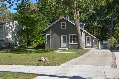 Tiny photo for 1029 Grant Street, Traverse City, MI 49686 (MLS # 1951468)