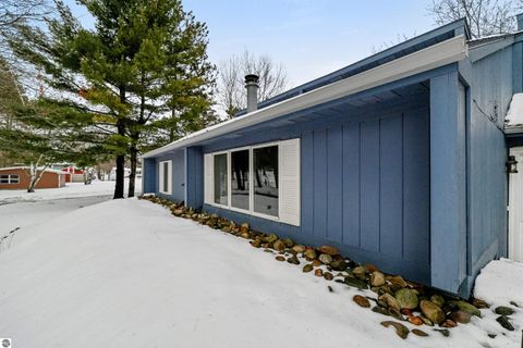 Tiny photo for 324 N Marion Street, Lake City, MI 49651 (MLS # 1941569)