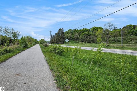 Tiny photo for 10 Lake Street, Frankfort, MI 49635 (MLS # 1947435)