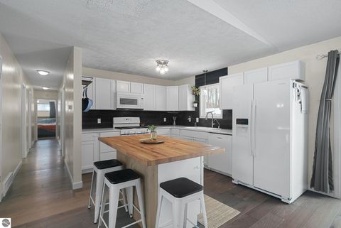 Tiny photo for 1967 Black Bark Lane, Traverse City, MI 49696 (MLS # 1943226)