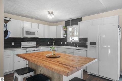 Tiny photo for 1967 Black Bark Lane, Traverse City, MI 49696 (MLS # 1943226)