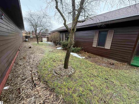 Tiny photo for 2154 Hammond Place W Pl, Traverse City, MI 49686 (MLS # 1941666)