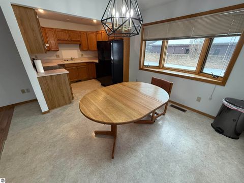 Tiny photo for 2154 Hammond Place W Pl, Traverse City, MI 49686 (MLS # 1941666)