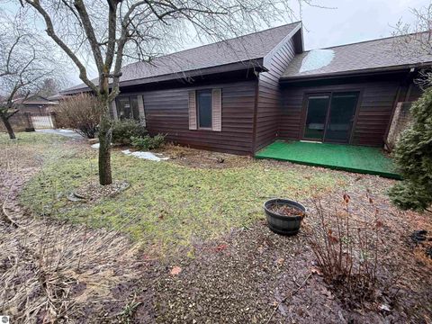 Tiny photo for 2154 Hammond Place W Pl, Traverse City, MI 49686 (MLS # 1941666)