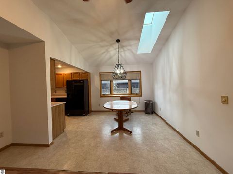 Tiny photo for 2154 Hammond Place W Pl, Traverse City, MI 49686 (MLS # 1941666)