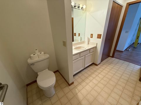 Tiny photo for 2154 Hammond Place W Pl, Traverse City, MI 49686 (MLS # 1941666)