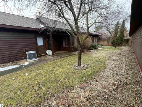 Tiny photo for 2154 Hammond Place W Pl, Traverse City, MI 49686 (MLS # 1941666)